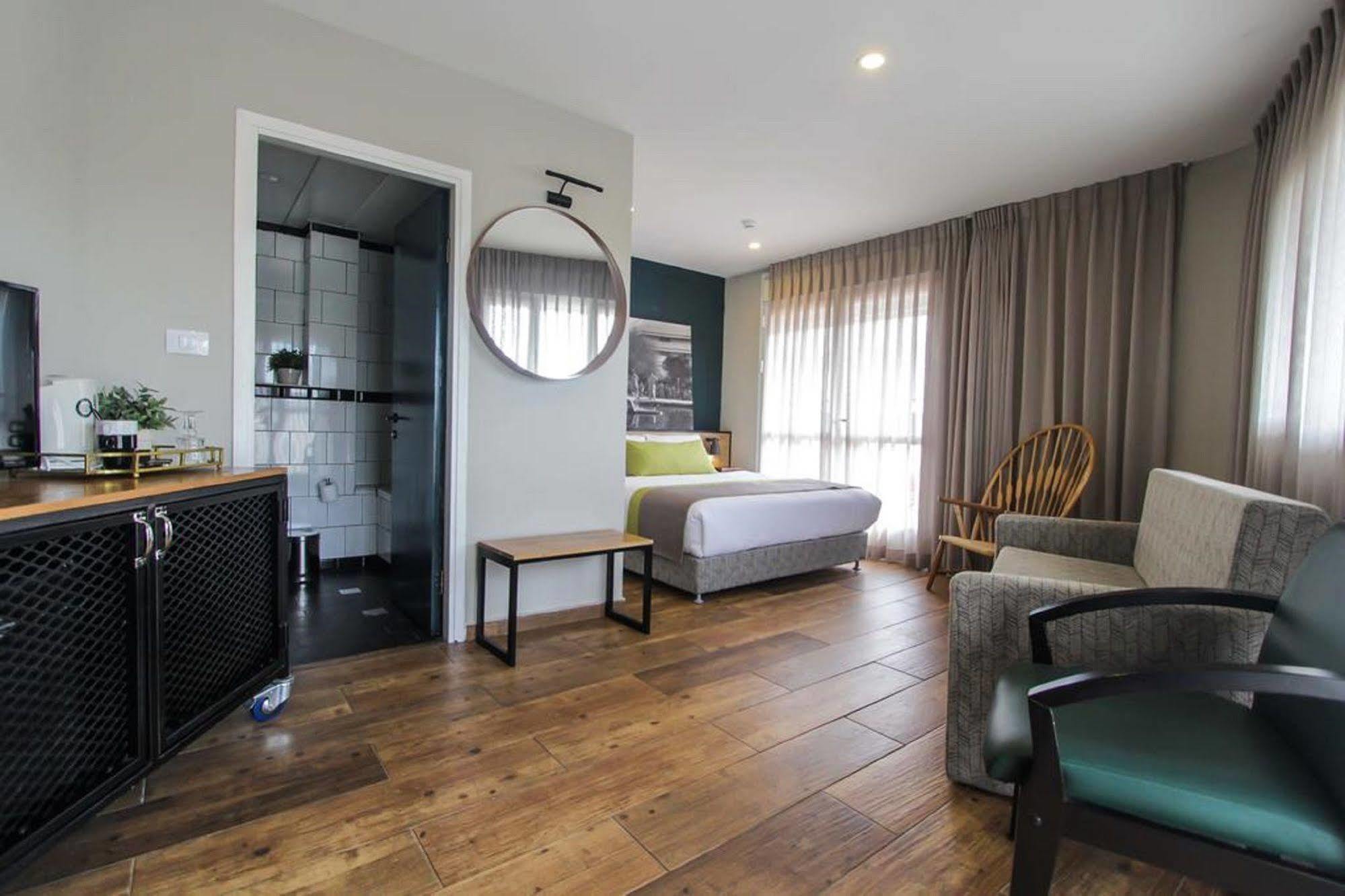 Olive The White House Hotel Tel Aviv Bagian luar foto