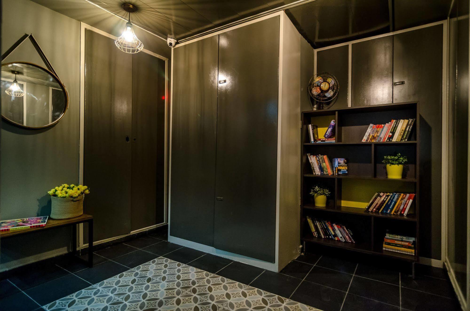 Olive The White House Hotel Tel Aviv Bagian luar foto